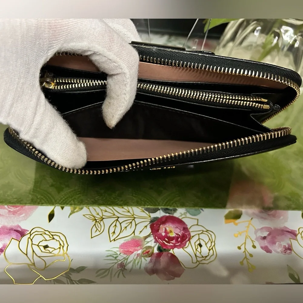 Miu Miu elegant black